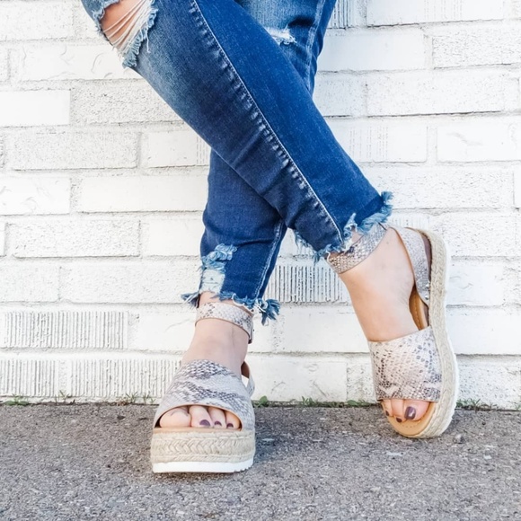 𝙇𝙖𝙨𝙩 𝙎𝙞𝙯 10🖤Snake Open Toe Espadrille - Picture 7 of 8